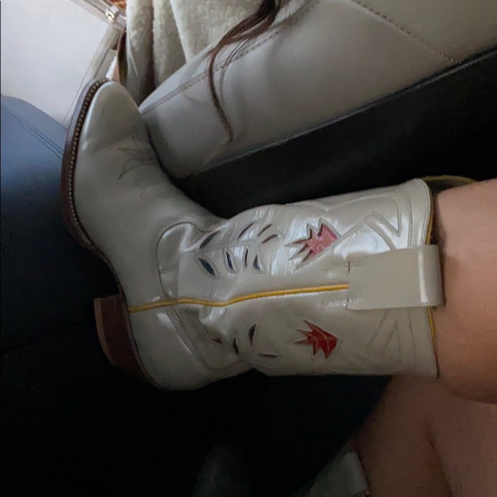 Shoe